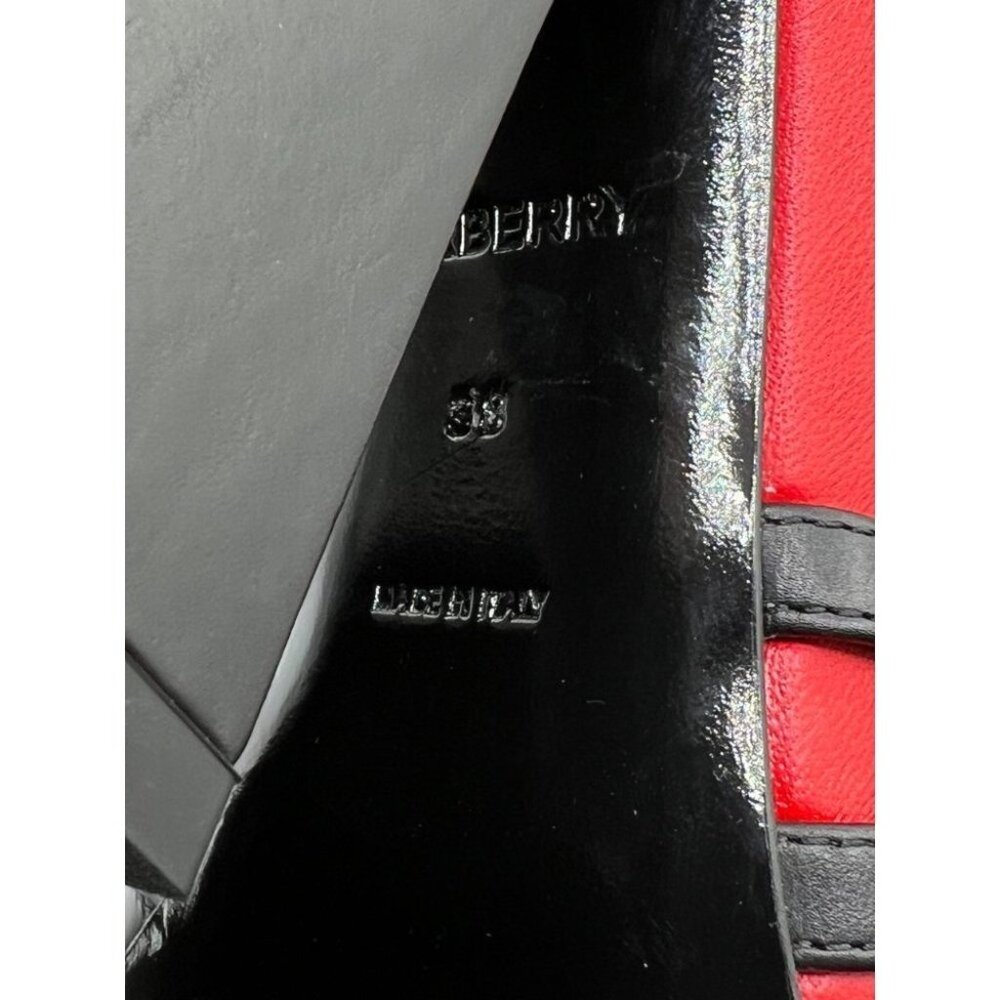 Burberry Split-toe Detail Leather Hove Thong Sandals, Brand Size 38 - Picture 9 of 13